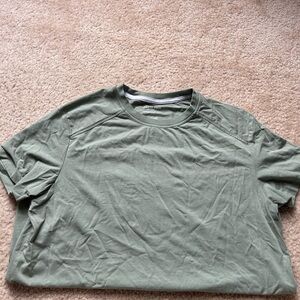 Kenneth Cole tshirt